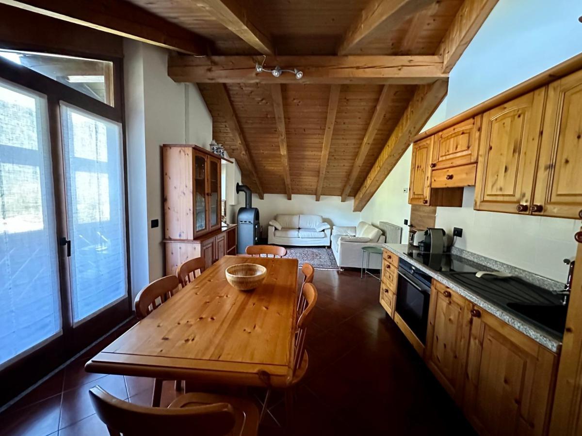 Apartament Mansarda Con Vista Giustino Zewnętrze zdjęcie