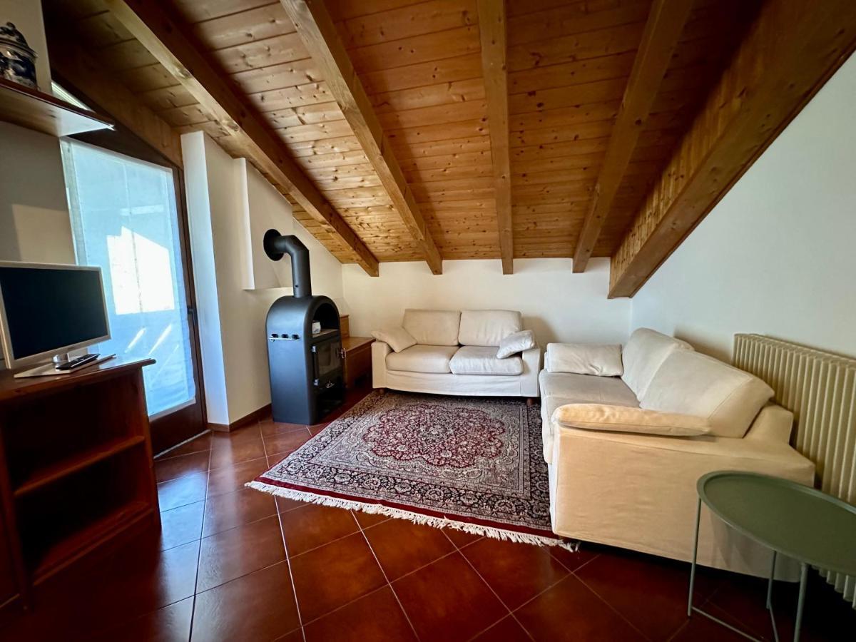 Apartament Mansarda Con Vista Giustino Zewnętrze zdjęcie